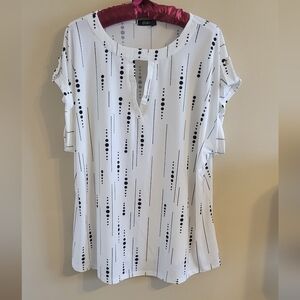 Cure | White and Black Patterned Women's Top Blouse Capped Sleeve Neck Detail